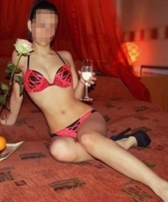 В Москве я создам атмосферу расслабления и наслаждения, где ты сможешь погрузиться в мир фантазий и страсти. Мои услуги включают классический и эротический массаж, фантазии и ролевые игры. Обещаю, ты не останешься равнодушным к моим умением и нежным прикосновениям. Я аккуратно оберегу твою конфиденциальность и гарантирую полное удовлетворение. Здесь ты найдешь отзывы и фото, чтобы убедиться в моих способностях. Доверься мне, и каждая минута с тобой станет незабываемой! 13839, 25 лет